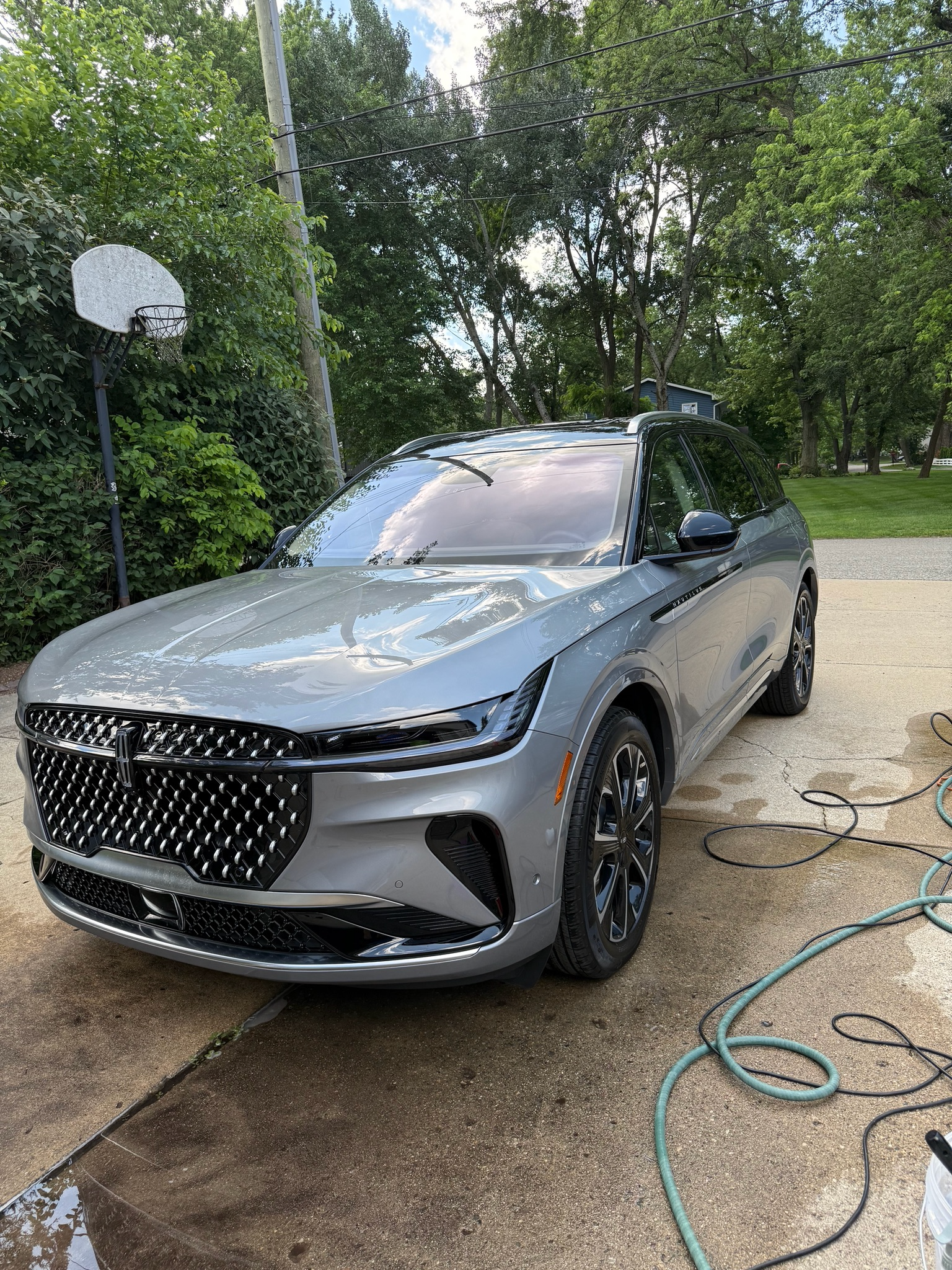 Polished exterior finish by Oakland County auto detailing experts