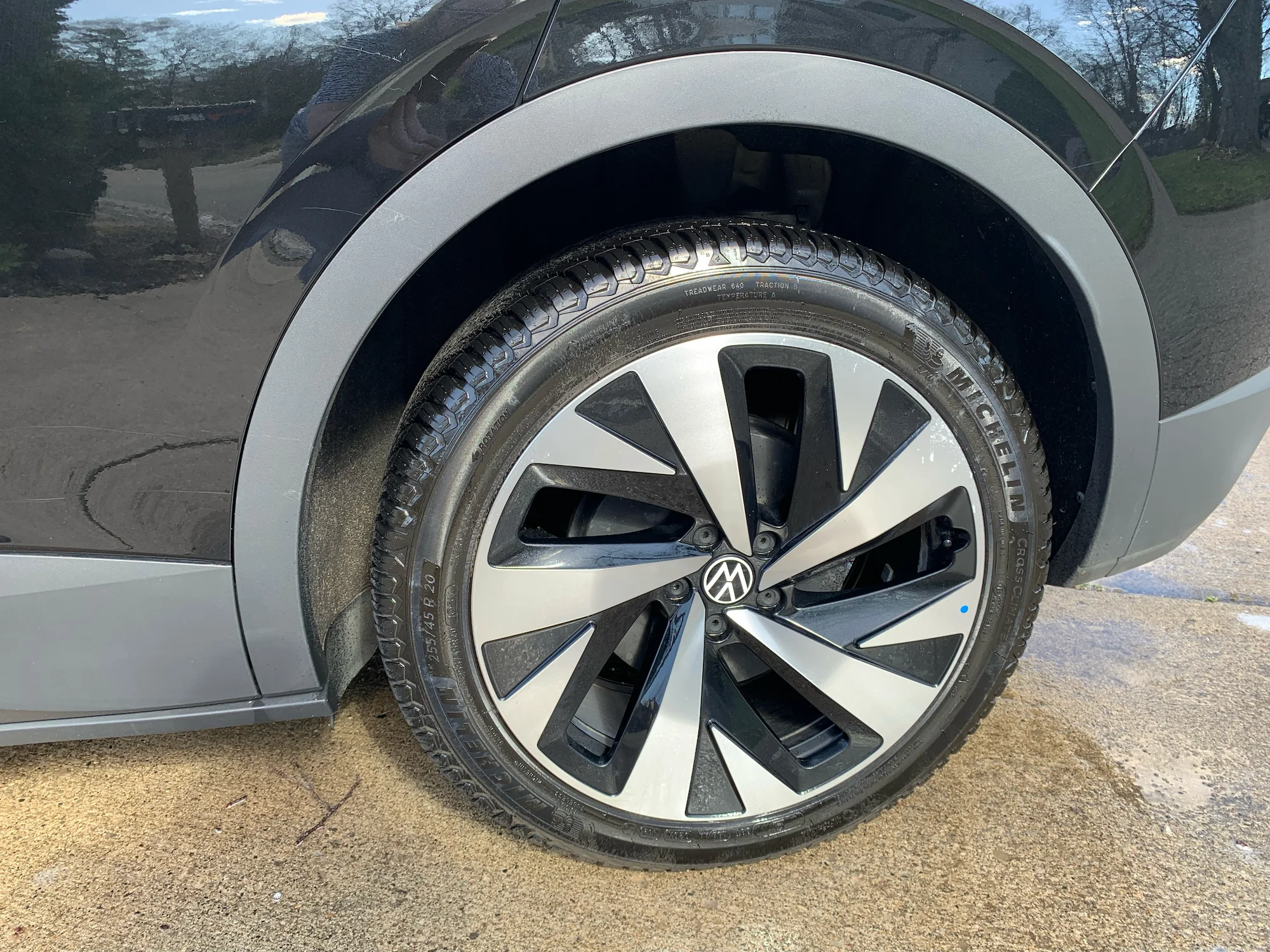 Wheel Deep Cleaning and Tire Shine